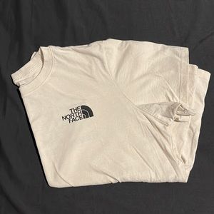 Women’s north face t-shirt. Size XL. Perfect condition.